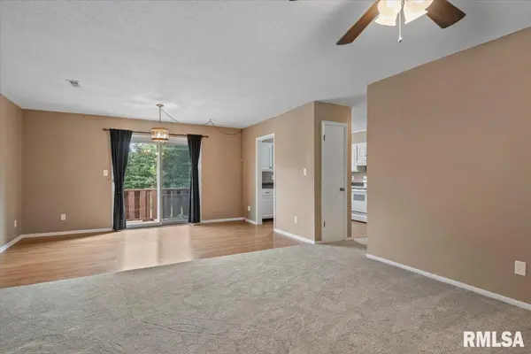 1900 Jeanette LN #8, Springfield, IL 62702