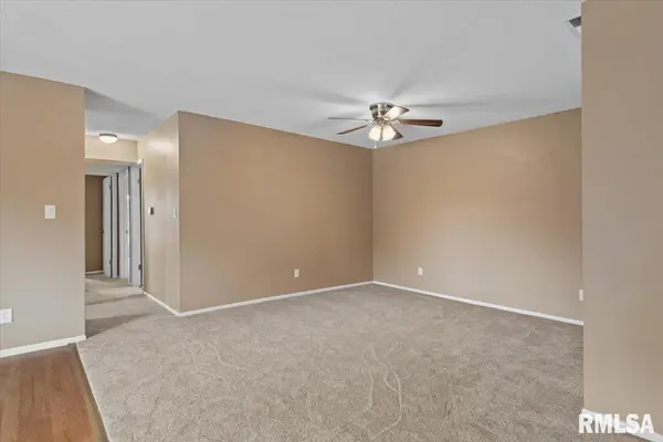 1900 Jeanette LN #8, Springfield, IL 62702
