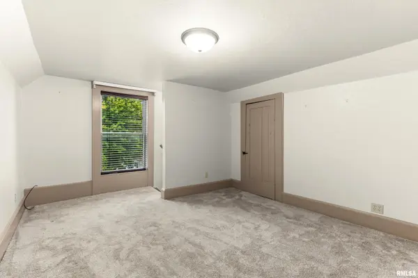 409 N MAIN ST, Eureka, IL 61530