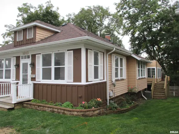 1013 S 8TH ST, Pekin, IL 61554