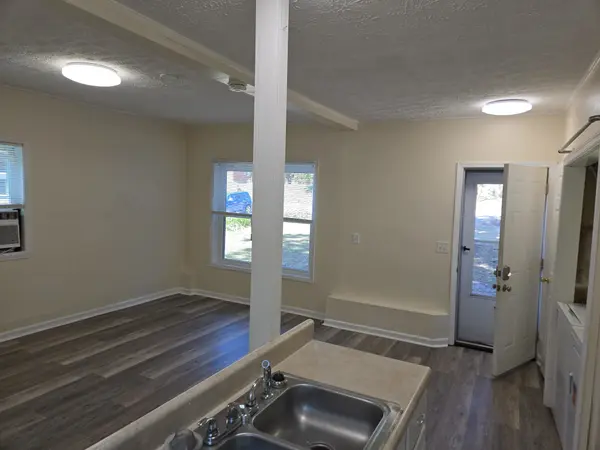 1010 Burchwood Ave #B, Nashville, TN 37216