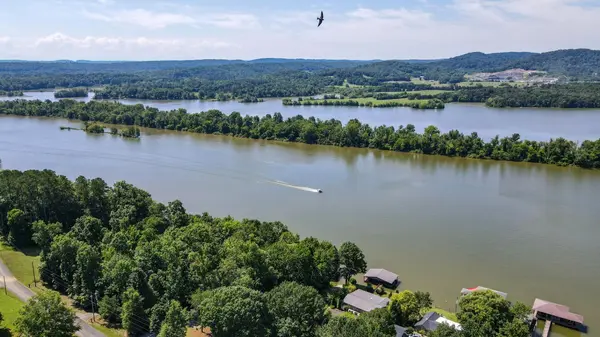 1051 Hiwassee Cir, Decatur, TN 37322