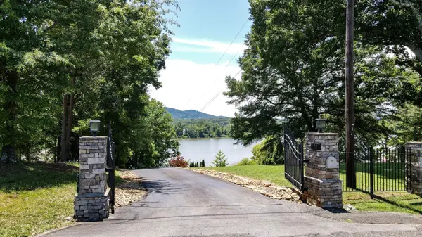 1051 Hiwassee Cir, Decatur, TN 37322