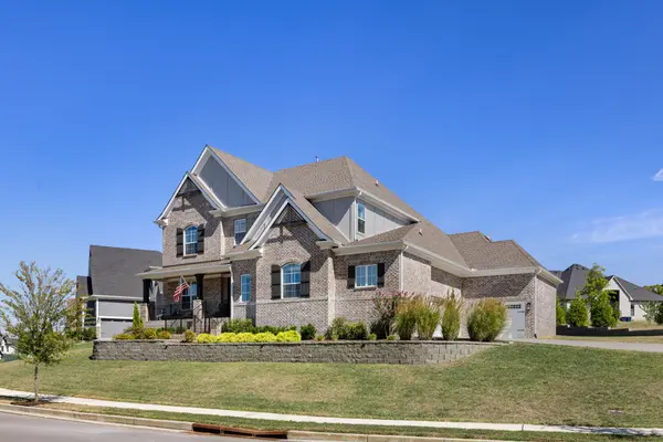 3327 Cherry Jack Ln, Thompsons Station, TN 37179