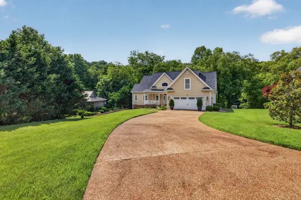 415 River Oaks Dr, Sparta, TN 38583