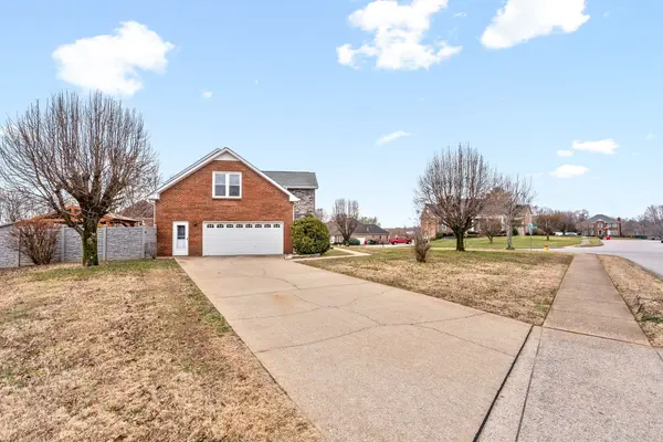650 Potomac Dr, Clarksville, TN 37043