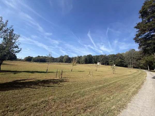 1291 Little Bartons Creek Rd, Cumberland Furnace, TN 37051