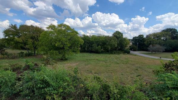 4 Cothran Rd, Columbia, TN 38401