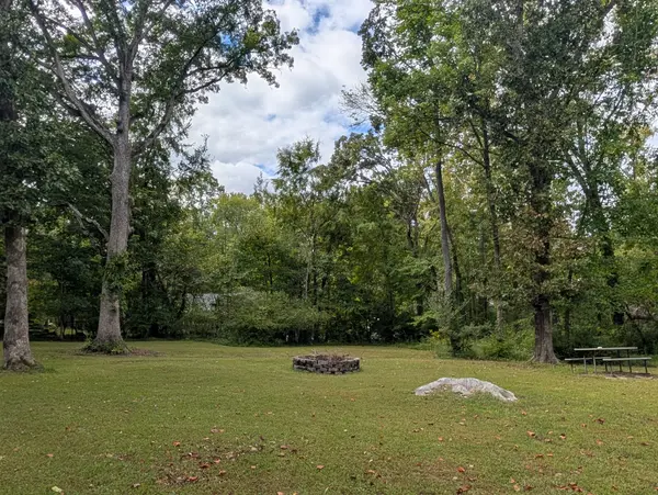 341 Vermont Ave, Oak Ridge, TN 37830