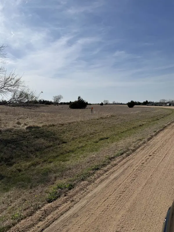 1667 W Bryce Dr., Milton, KS 67106