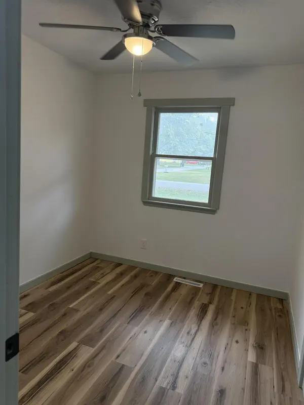 307 S Western ST, Marionville, MO 65705