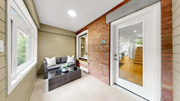 109 Fermanagh AVE, Toronto W01, ON M6R 1M1