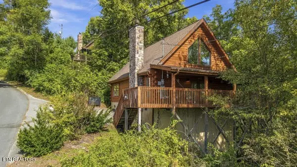 2205 Eagle Feather Drive, Sevierville, TN 37876