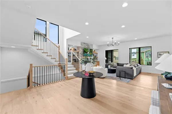 9714 W 176th TER, Overland Park, KS 66221