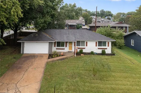 1842 W 27th TER, Lawrence, KS 66046