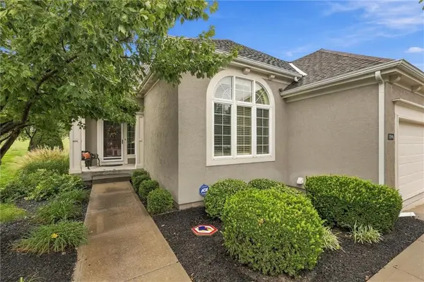 13946 W 116th TER, Olathe, KS 66062