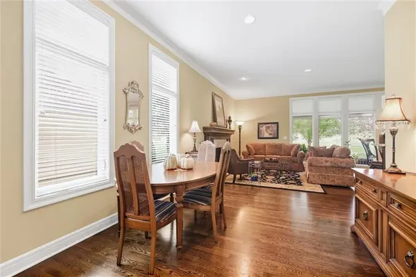 13946 W 116th TER, Olathe, KS 66062