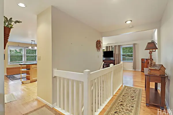 304 Hawthorne CT, Antioch, IL 60002