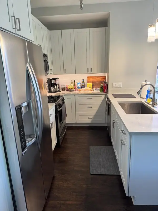 437 W Division ST #311, Chicago, IL 60610