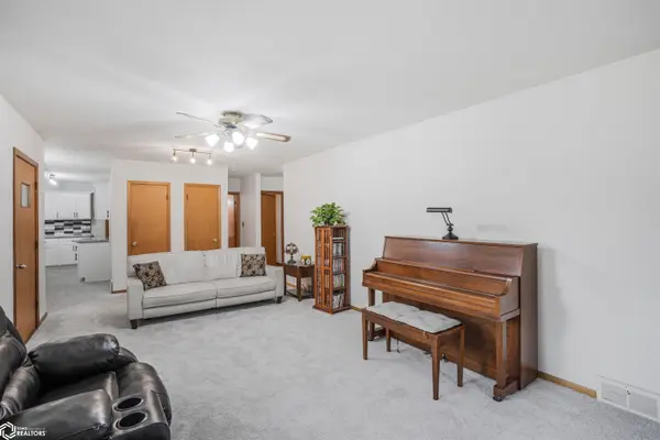 700 W Sunset RD, Jefferson, IA 50129