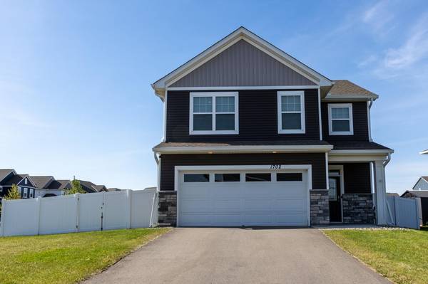 1702 Athens TER, Shakopee, MN 55379