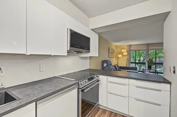 3200 Virginia AVE S #215, Saint Louis Park, MN 55426