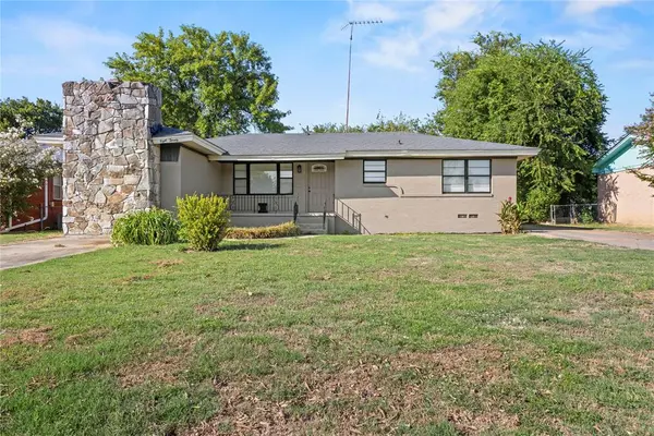 820 W 22nd ST, Ada, OK 74820