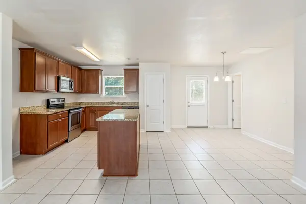 2515 Queen Bee Dr, Columbia, TN 38401