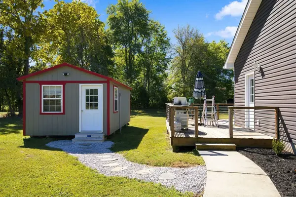 1017 Glendale Dr, Dickson, TN 37055