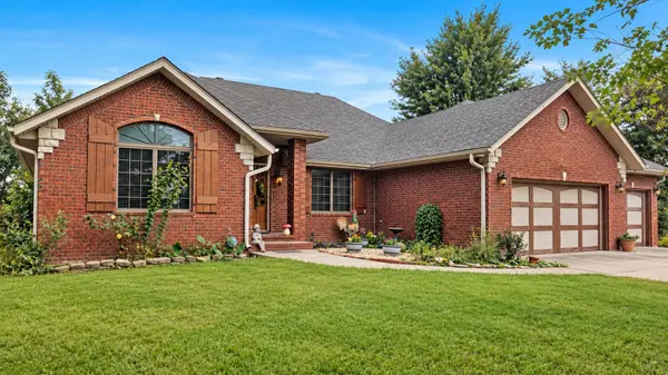 588 E Southernview RD, Ozark, MO 65721