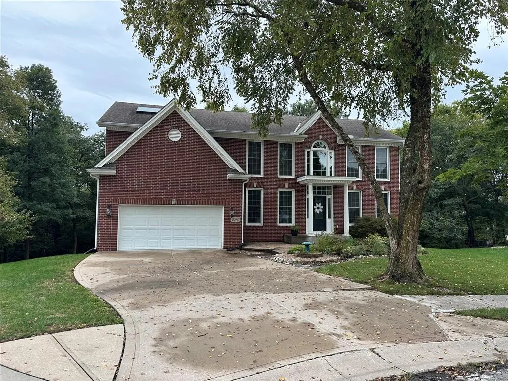 8216 N Michigan CT, Kansas City, MO 64118