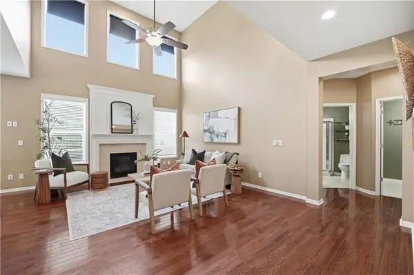 1200 SW Sapperton RD, Lee's Summit, MO 64083