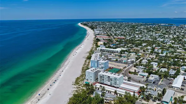 5390 GULF DR, Holmes Beach, FL 34217
