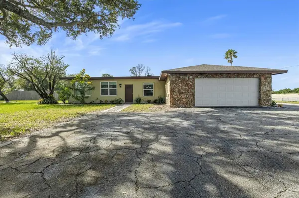 8812 OAKWOOD DR, Lake Wales, FL 33898