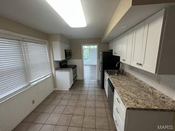9010 Eden AVE, Affton, MO 63123