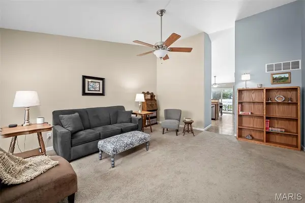 17 Belmonte CT, Lake St Louis, MO 63368