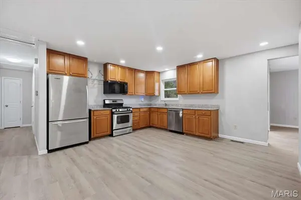 637 Norma DR, St Charles, MO 63301