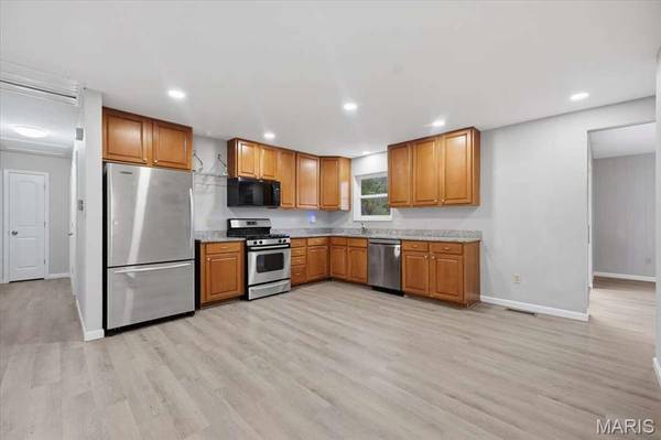 637 Norma DR, St Charles, MO 63301