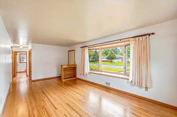430 11th AVE NW, New Brighton, MN 55112