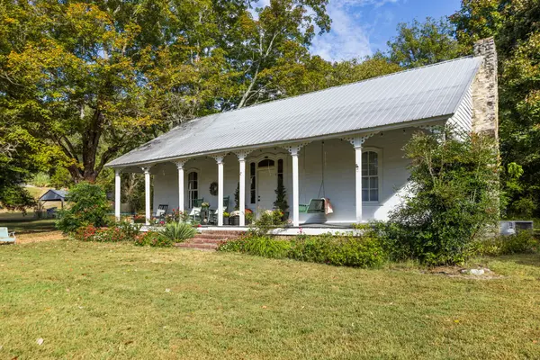 6040 Hwy 438 W, Linden, TN 37096