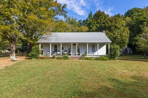6040 Hwy 438 W, Linden, TN 37096