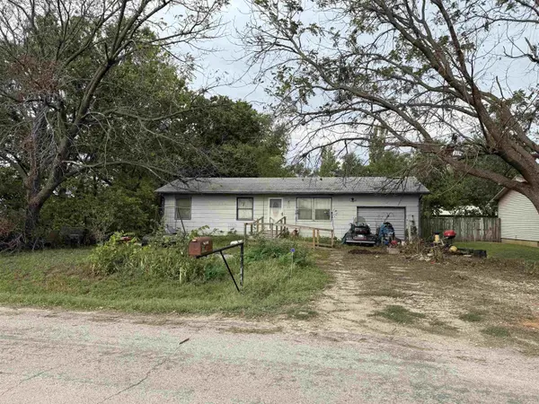 300 Railroad, Assaria, KS 67416-5032