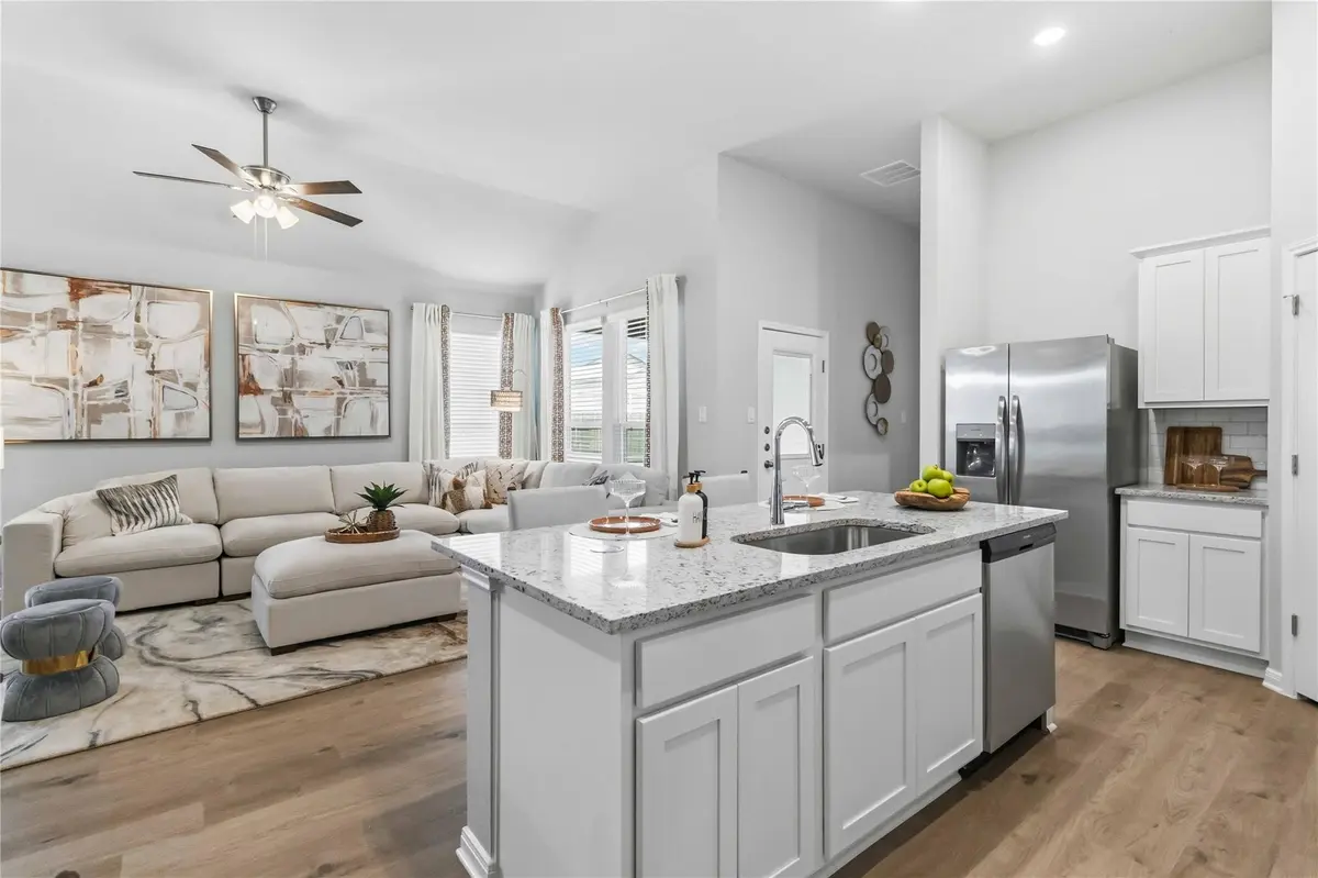 146 Gunner RD #A, Buda, TX 78610