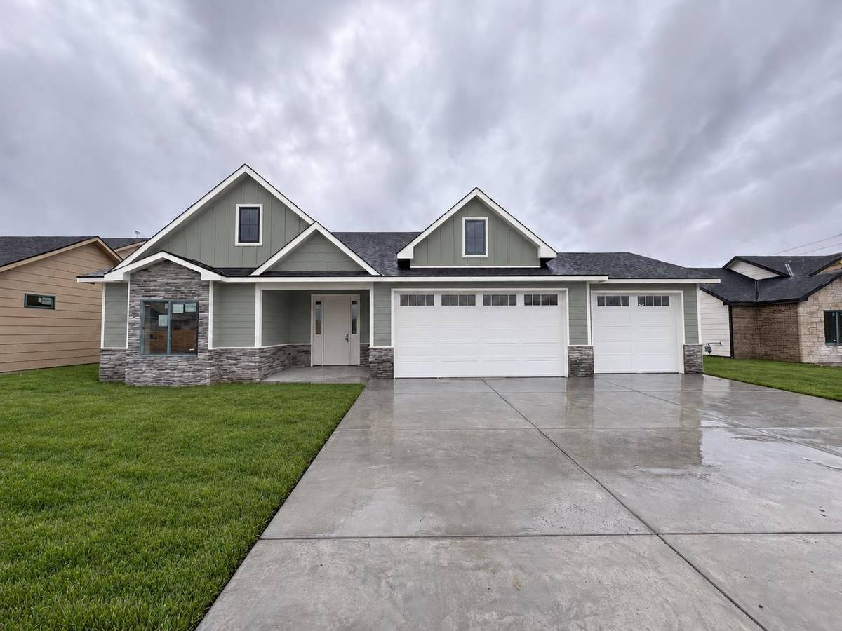 5907 Plumthicket St, Bel Aire, KS 67220
