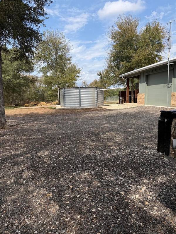 3353 Fm 535, Red Rock, TX 78662