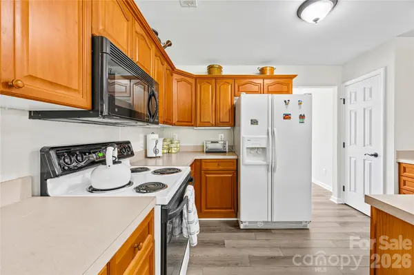 13615 Edgetree DR, Pineville, NC 28134