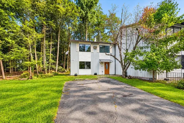 42 Peter WAY, Kiamesha Lake, NY 12751