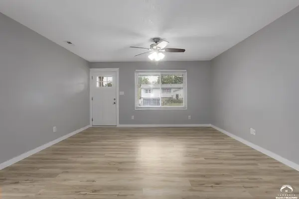 1842 W 27th TER, Lawrence, KS 66046