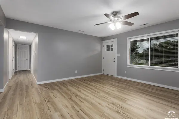 1842 W 27th TER, Lawrence, KS 66046