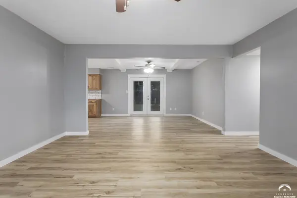 1842 W 27th TER, Lawrence, KS 66046